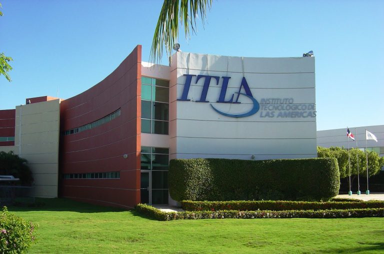 ITLA otorga 87 becas para estudiar carreras de áreas tecnologicas