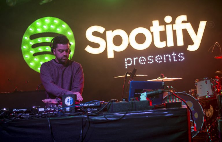 Spotify convierte el teléfono en un DJ personalizado