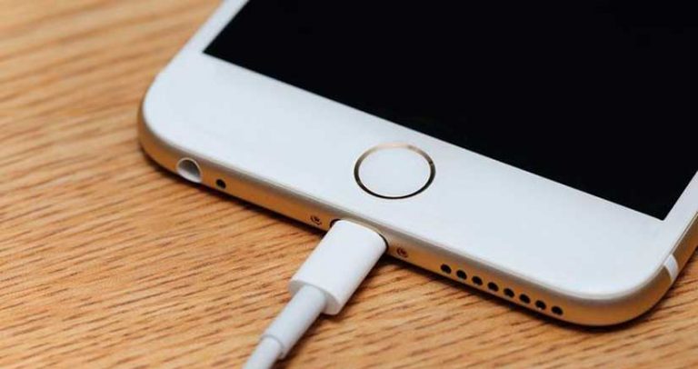 Apple retira cargadores por riesgo de electrocución en varios países