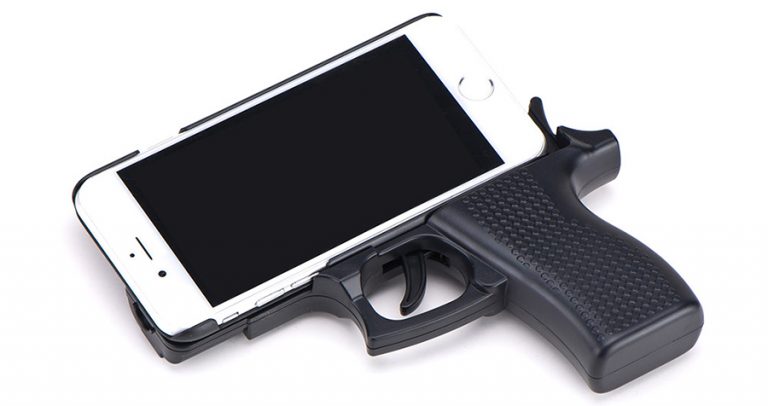 Detenido por llevar un cover de iPhone en forma de pistola