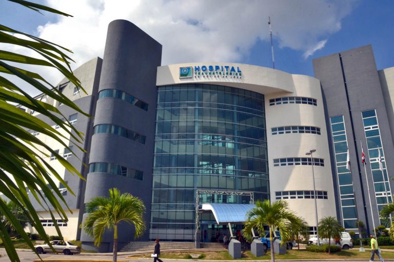 Indotel entregará 20 computadoras al hospital Arias Lora