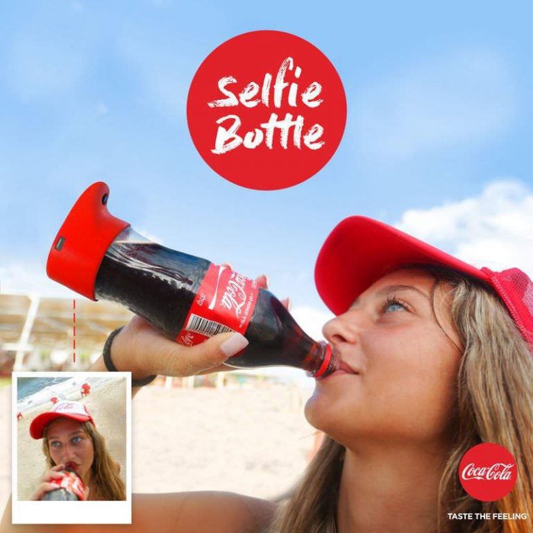 Coca Cola lanza una botella que saca selfies cuando tomás