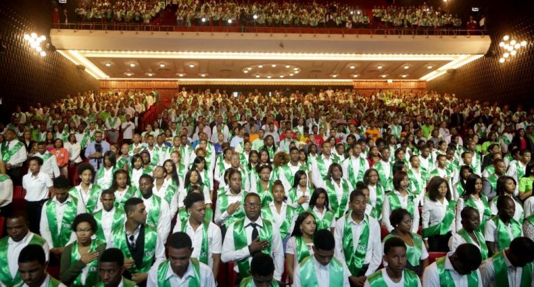 Gradúan 11 mil personas capacitadas en Centros Tecnológicos Comunitarios